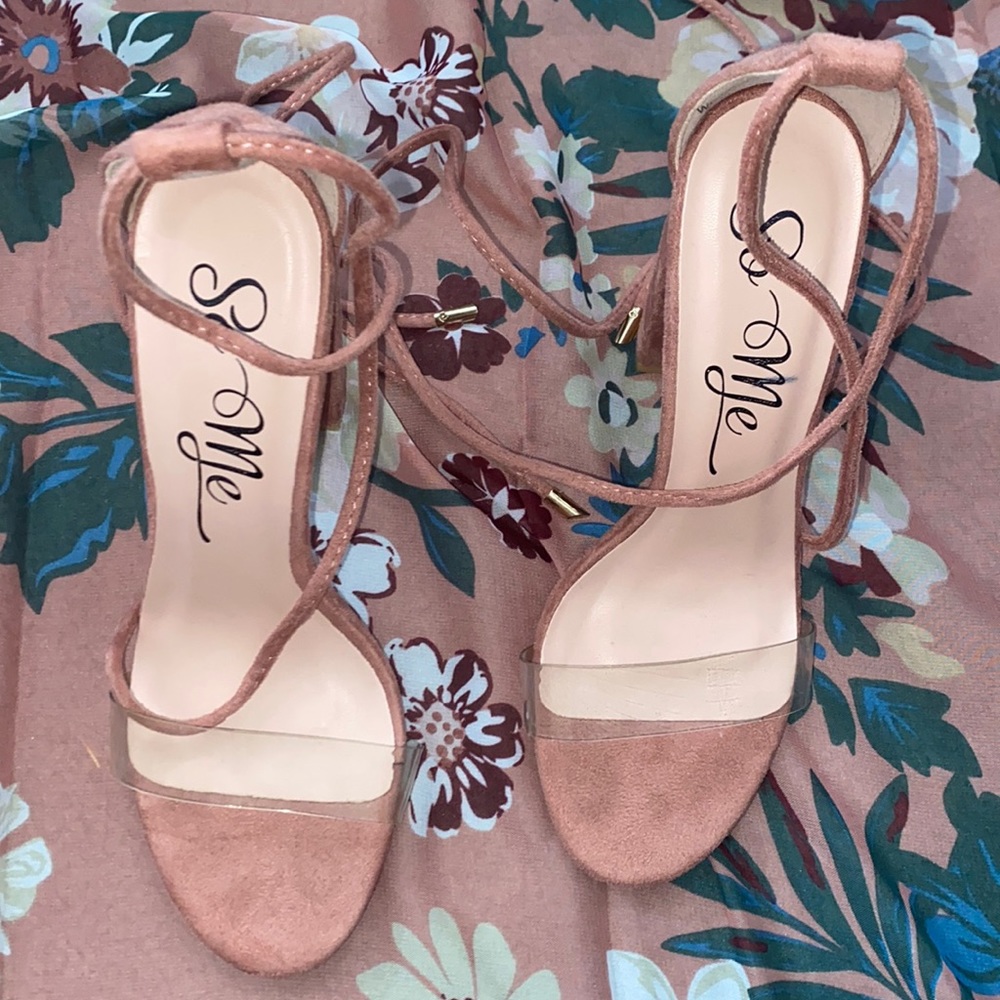 Cute tie up heels!